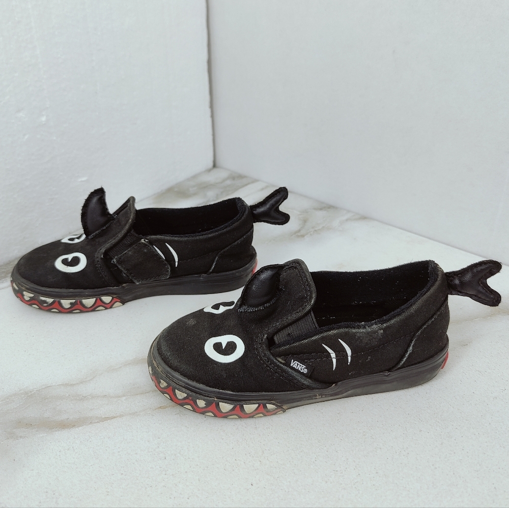 Vans X Shark Week Discovery Toddler Slip On V Sneakers, Phin Black, Sz 9 - Picture 8 of 10